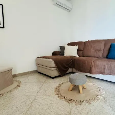 Gin House Seaview Apartmán *