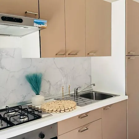 Gin House Seaview Apartmán *